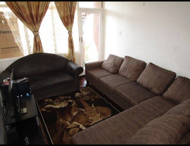 2 BEDROOM FLAT SOLD IN ASHLEY